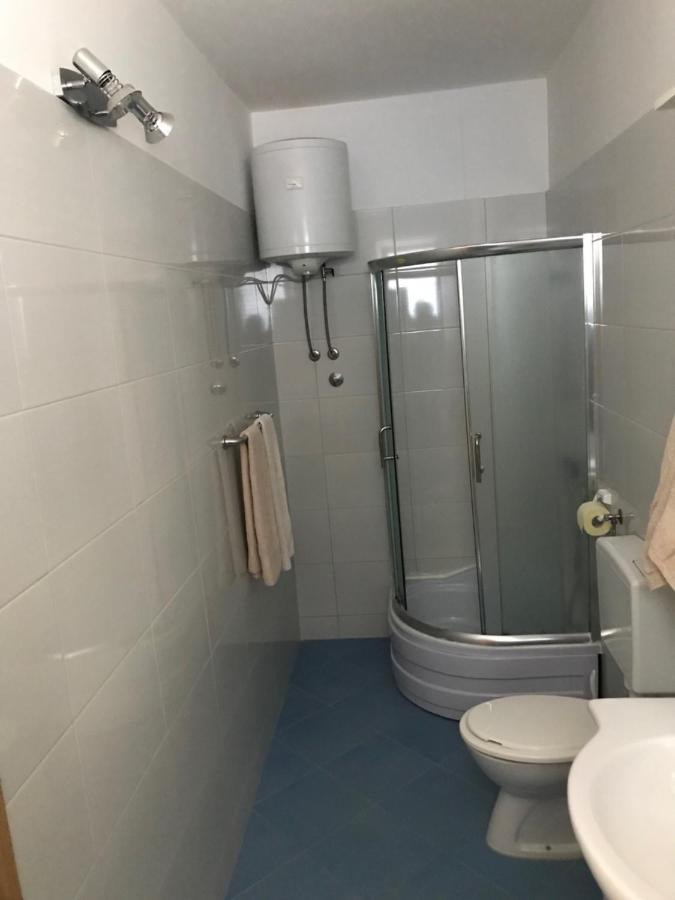 Tona Apartments Трогір Екстер'єр фото