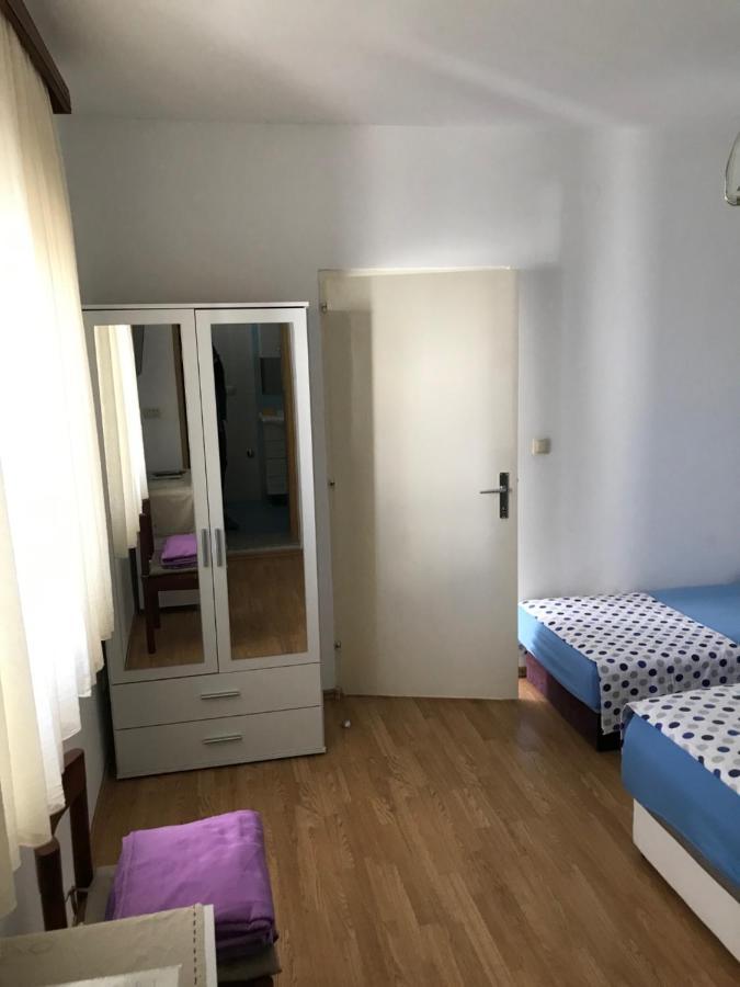 Tona Apartments Трогір Екстер'єр фото